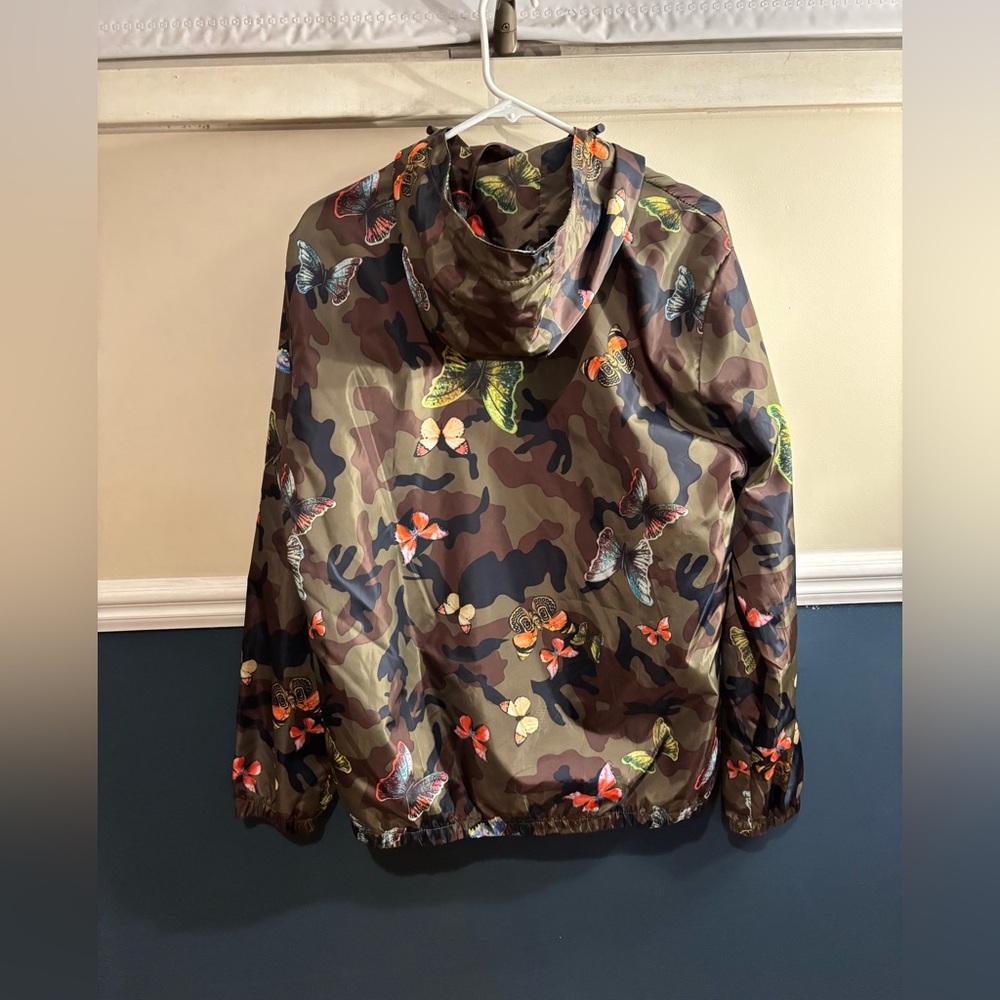 Butterfly Print Camouflage Windbreaker Jacket, Women’s Size Medium - Picture 3 of 7